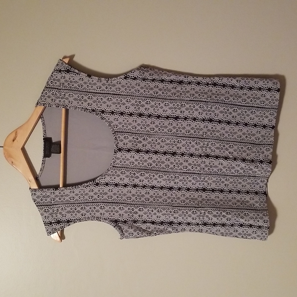 LIMITED sleeveless stretch top, super soft and adorable, Size L